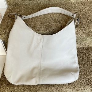 Beautiful leather shoulder bag - great condition